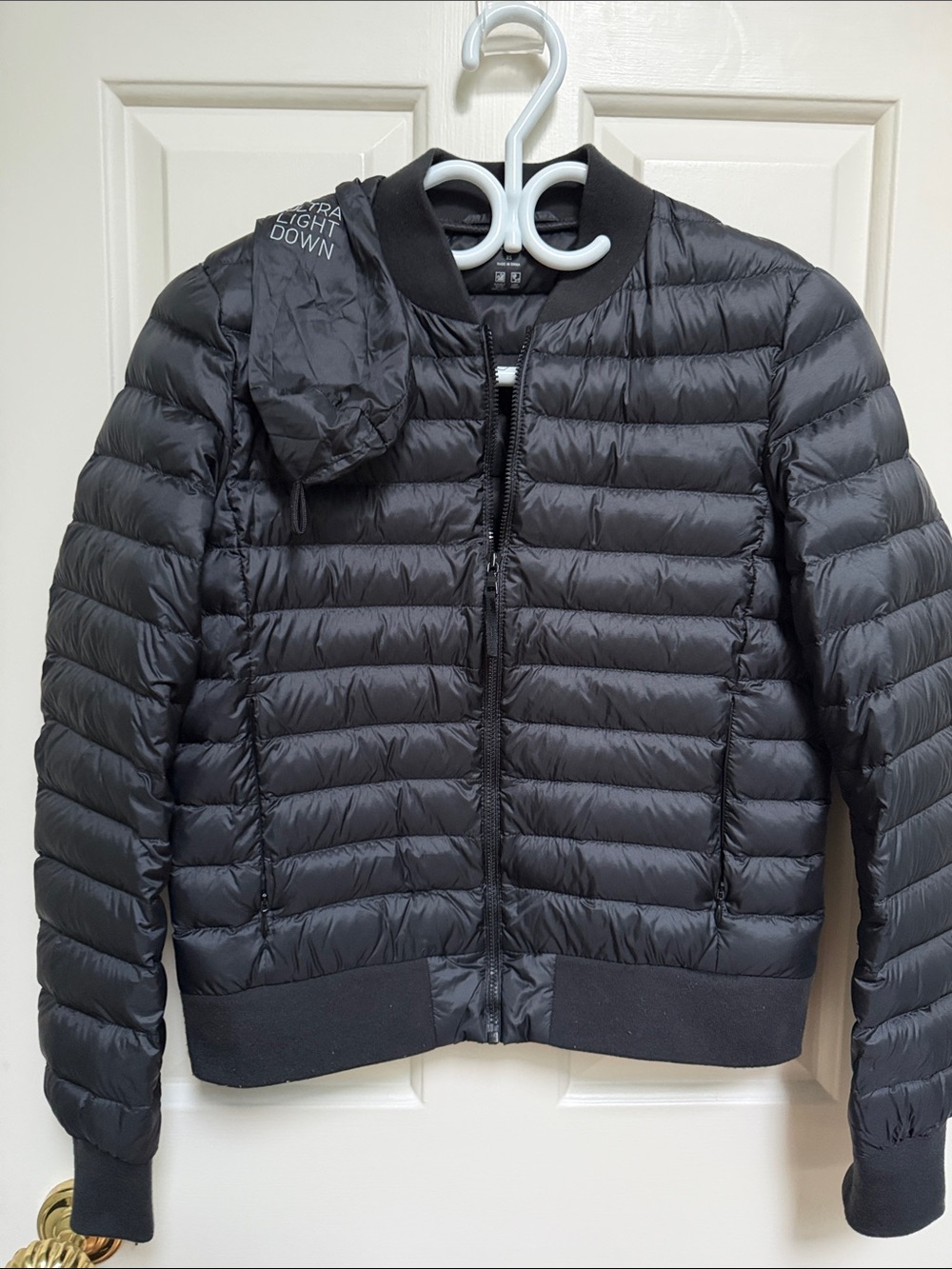 Uniqlo sz XS Ultra Light Down Black jacket - ribbed cuffs & hem - PACKABLE w bag